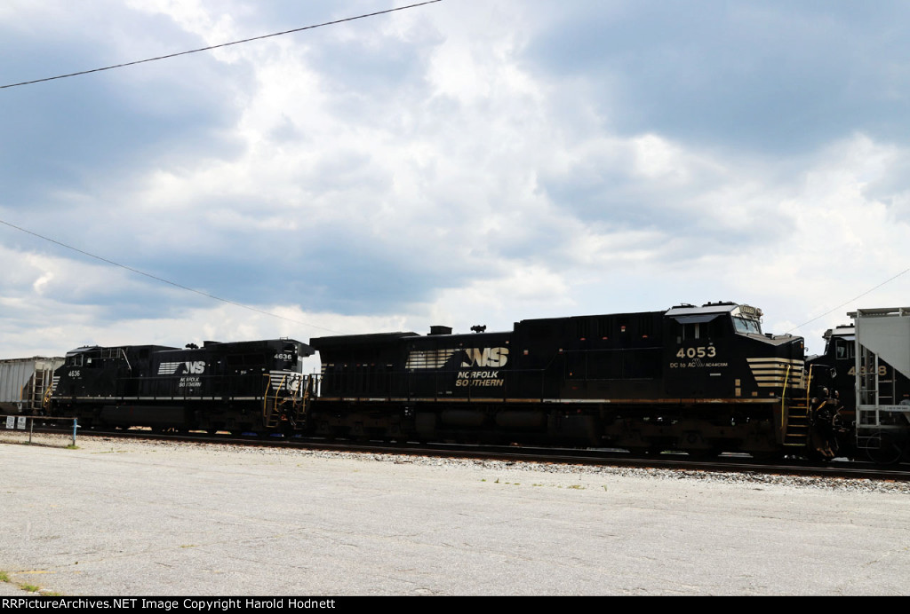 NS 4053 & 4636 as mid-train DPU's on train 118